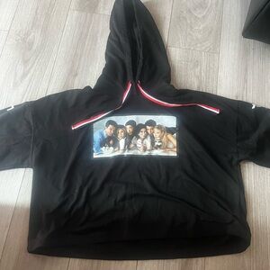 Friends Cropped Hoodie